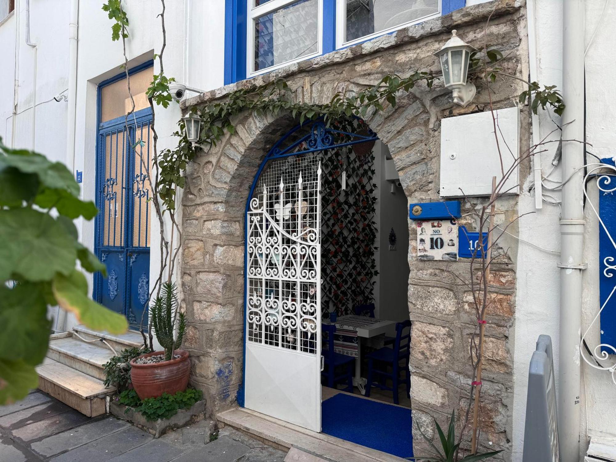 White And Blue Bodrum Exteriör bild
