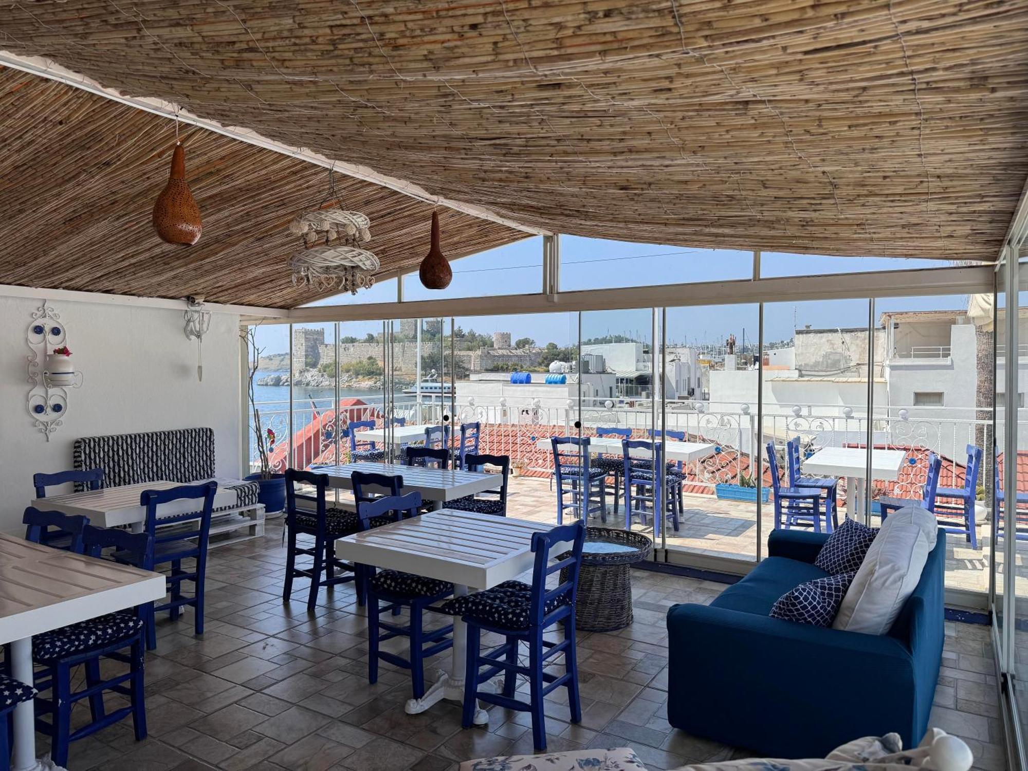 White And Blue Bodrum Exteriör bild